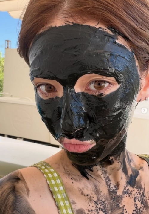 No Filters, No Poses: How Jeon Somi's Post-Romania Beach Break Became Her Best Look Yet