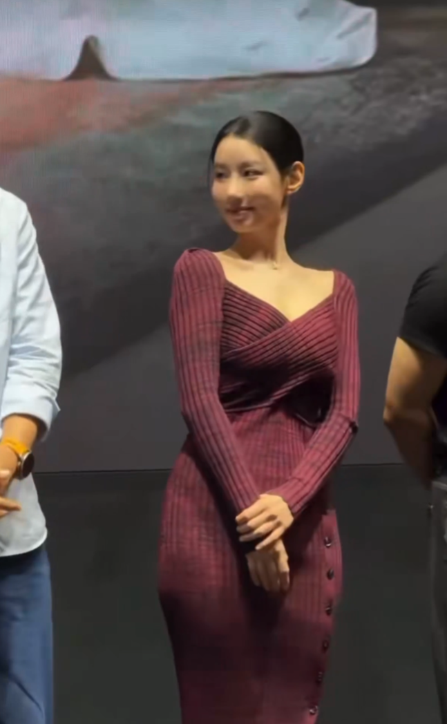 What’s behind the outcry over Shin Ji-won's outfit at 'Karlovy Vary'?
