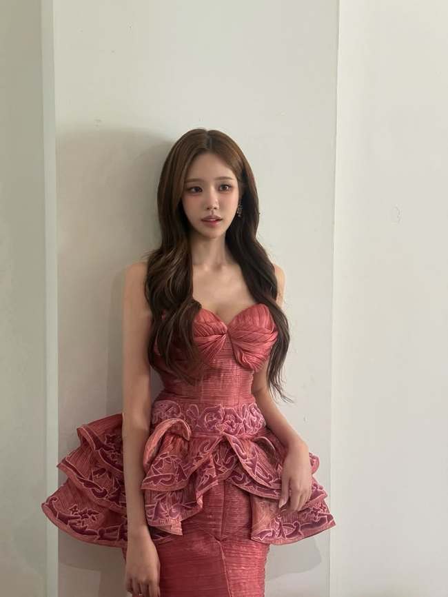 70th Miss Korea Crowns Woo Seo-yoon as Jeon Su-wan Falls Short in Star-Daughter Finals