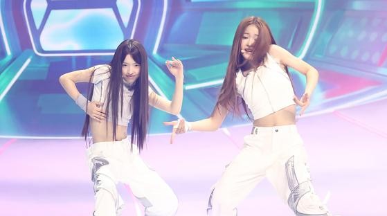 A2O LITE Debut With 9 Members and Synchronized Choreography at Kintex
