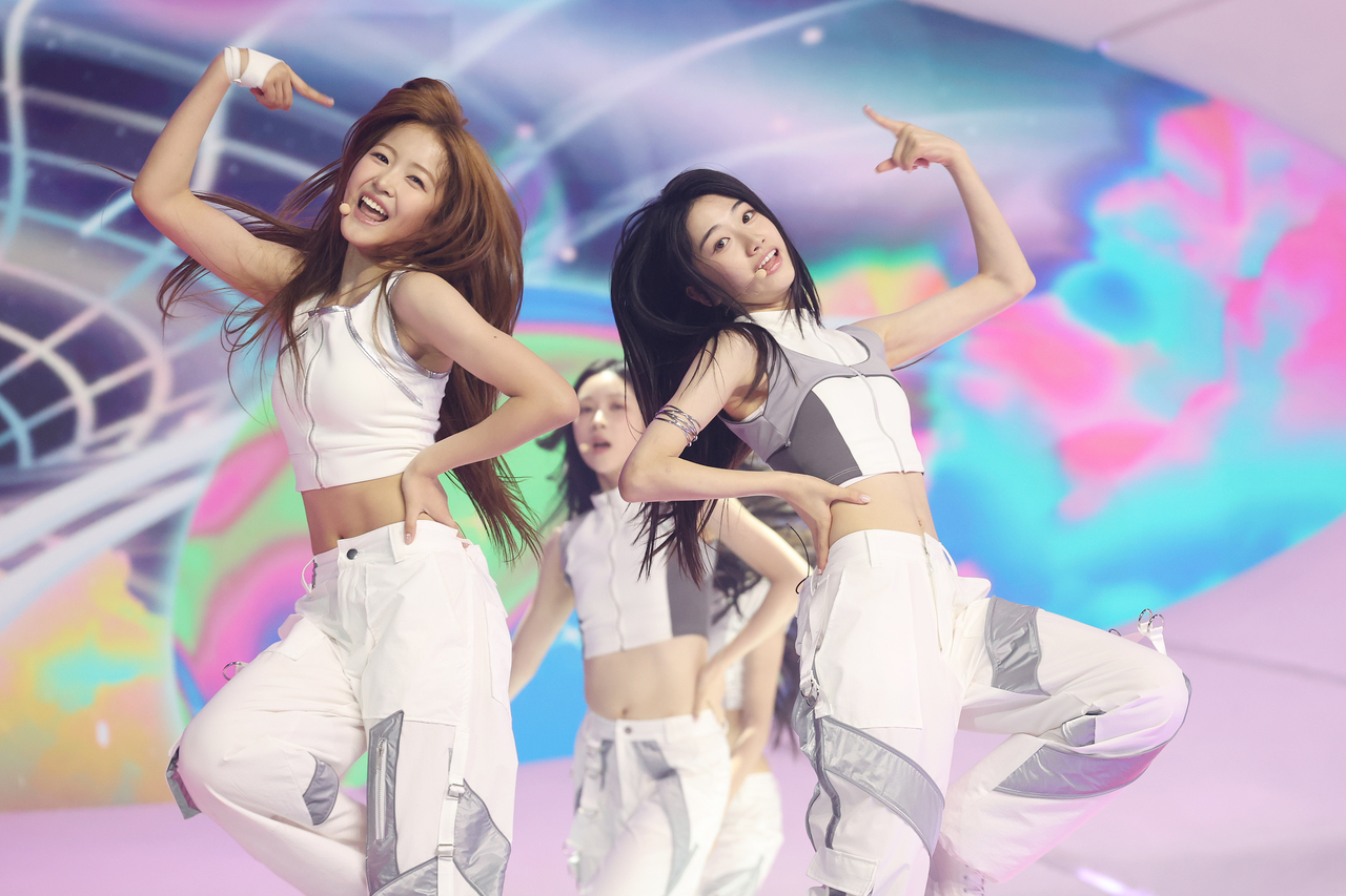 A2O LITE's Aijing's Mother Admits Late Wages as Debut Hits No. 1 on Melon in 29 Hours
