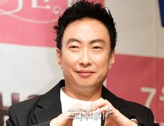 'It's Not Something to Hide': Park Myung-soo on Seeking Help for Depression